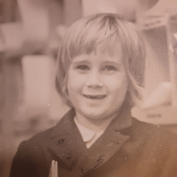 Meet your Posher, Katherine - Picture 2 of 2